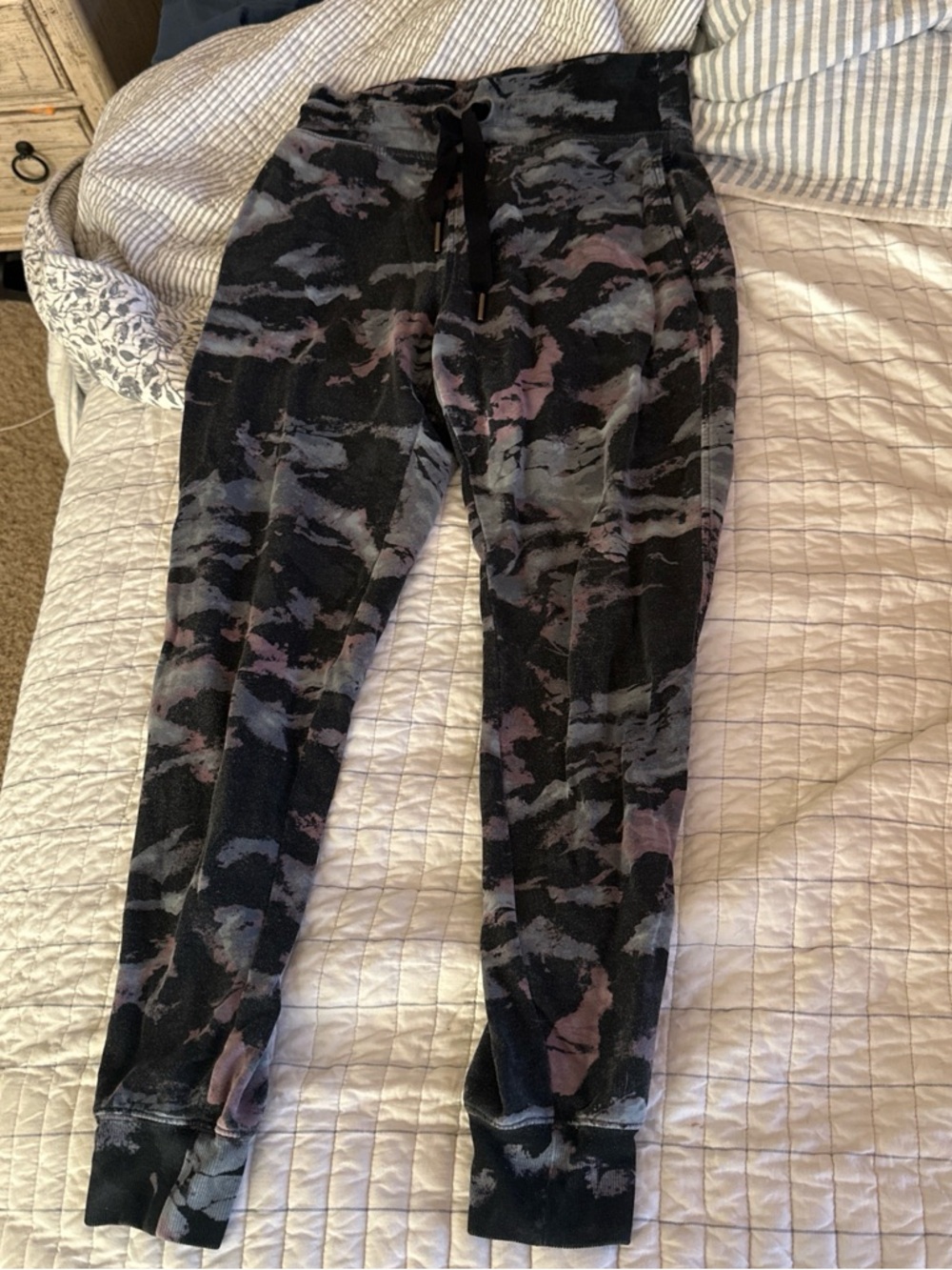 Athleta Joggers 
Camo pink and black